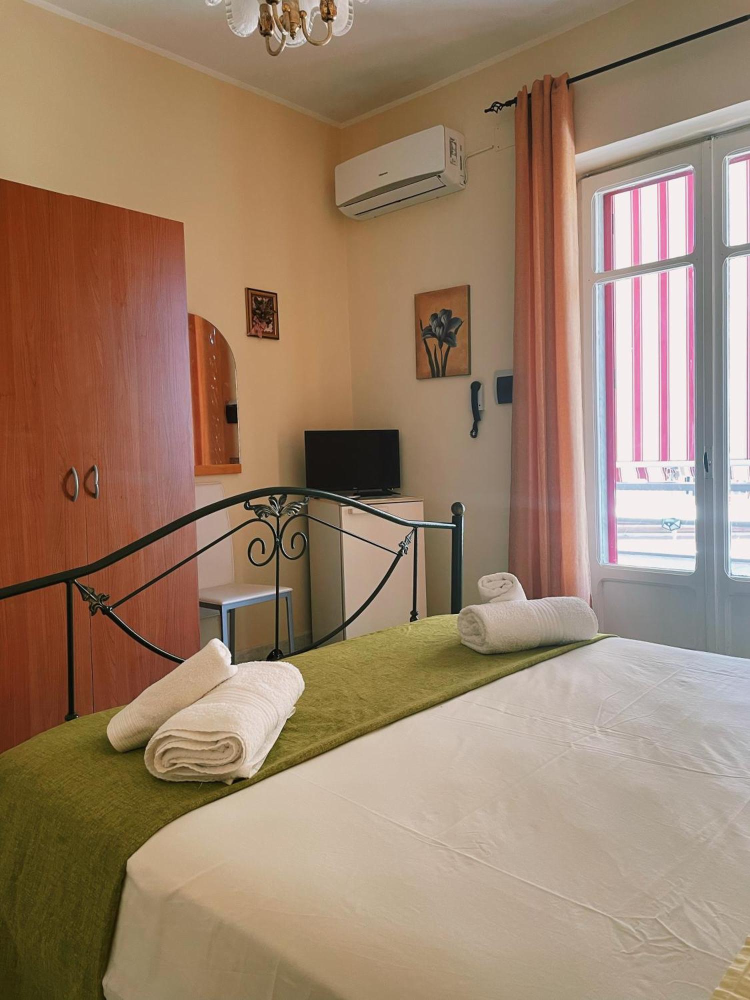 Il Geraneo Bed & Breakfast Агрополи Екстериор снимка